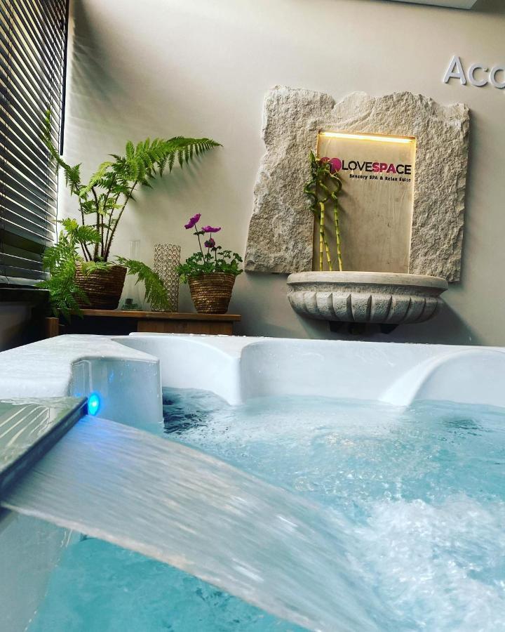 Love Space Sensory Spa & Relax Suite Santa Maria delle Mole Buitenkant foto